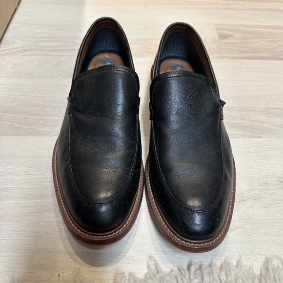 Used - Picture 2 of 4